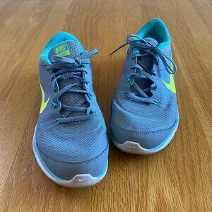 Nike Trainer Flex TR5 Womens Size 10 Dove Grey And Aqua